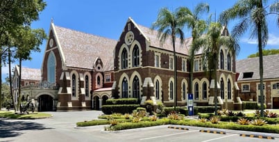 AUS – Privatschule-min